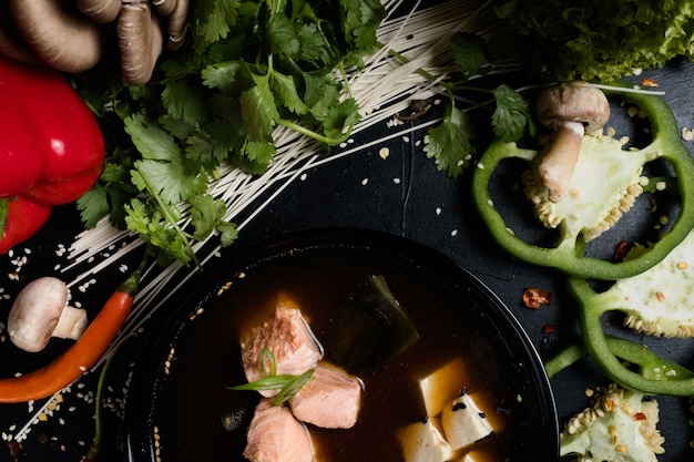 Zbliżenie na gotujące danie